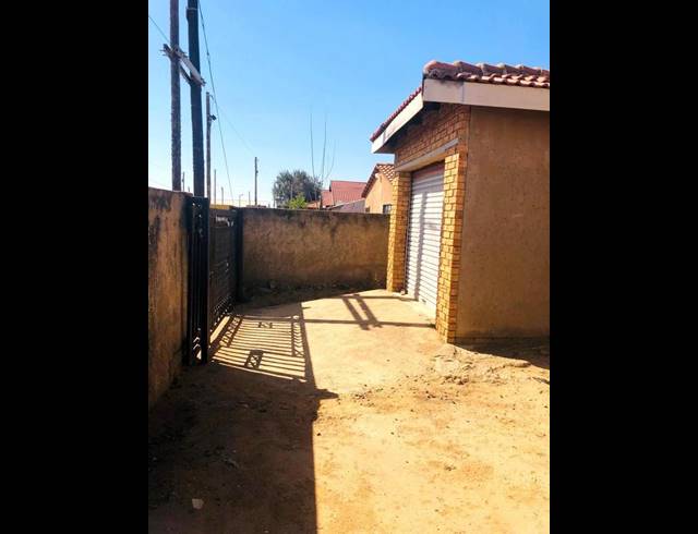 2 BEDROOM HOUSE FOR SALE IN RIETVALLEI